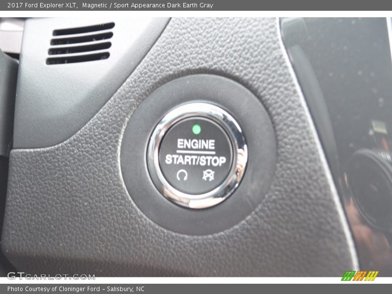 Magnetic / Sport Appearance Dark Earth Gray 2017 Ford Explorer XLT