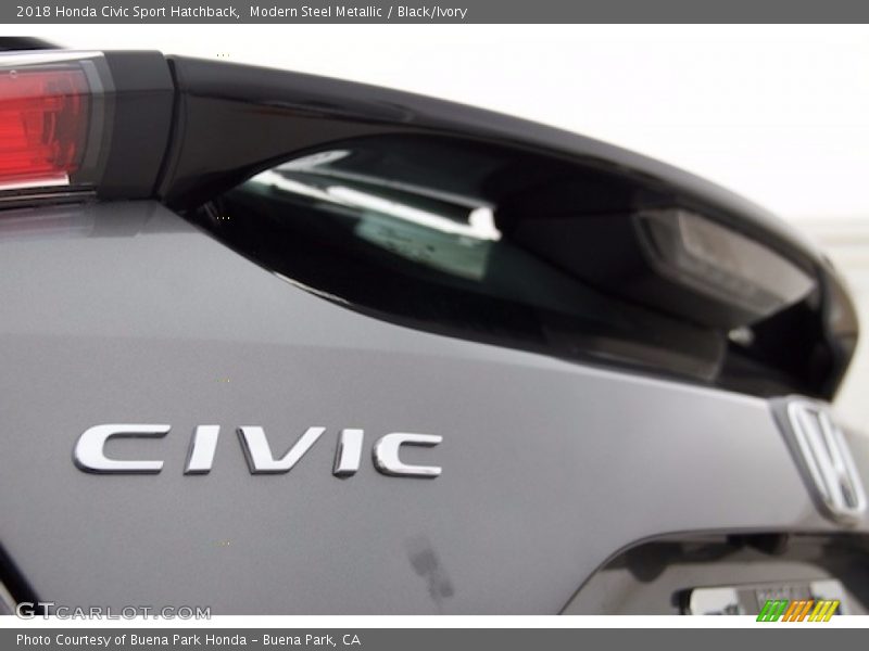 Modern Steel Metallic / Black/Ivory 2018 Honda Civic Sport Hatchback