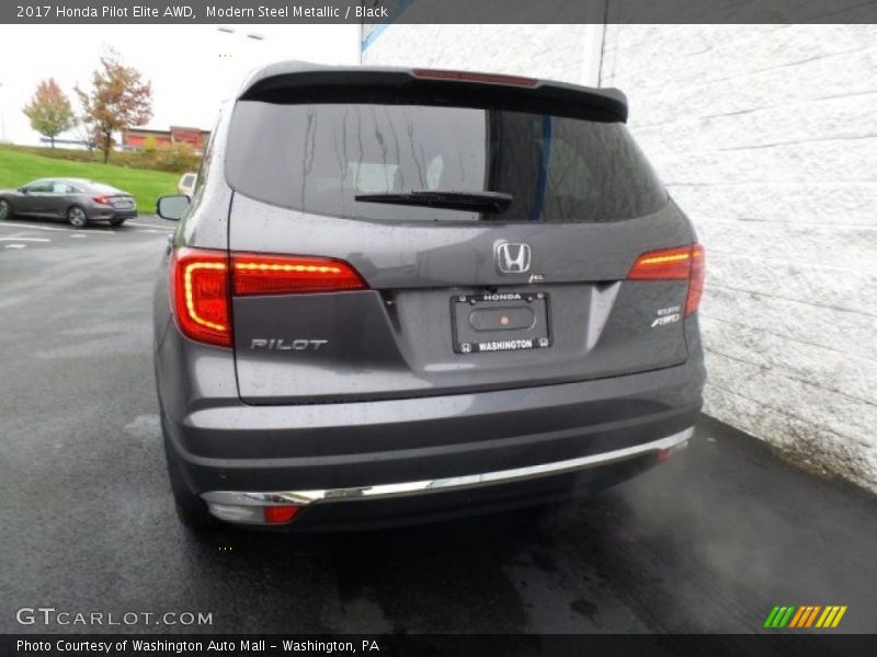 Modern Steel Metallic / Black 2017 Honda Pilot Elite AWD