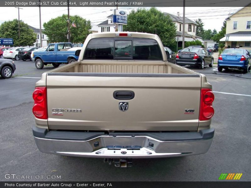 Light Almond Pearl Metallic / Khaki 2005 Dodge Dakota SLT Club Cab 4x4