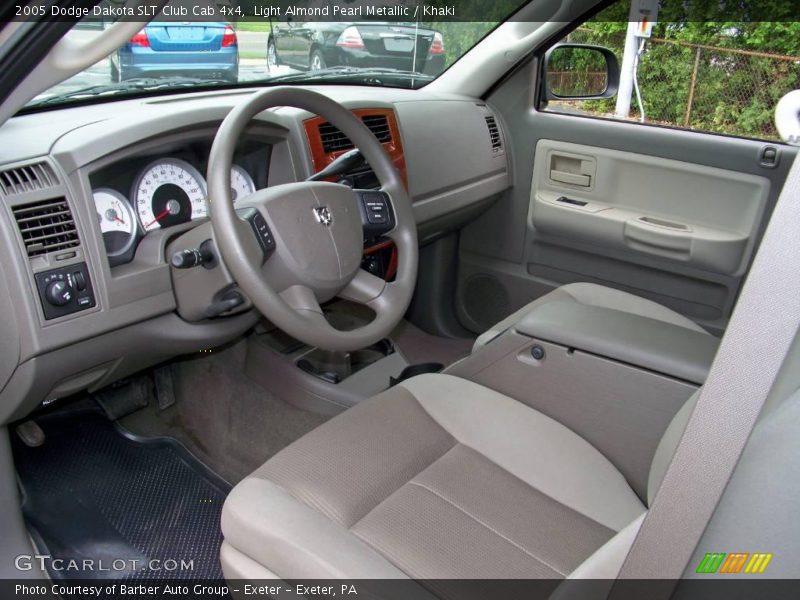 Light Almond Pearl Metallic / Khaki 2005 Dodge Dakota SLT Club Cab 4x4