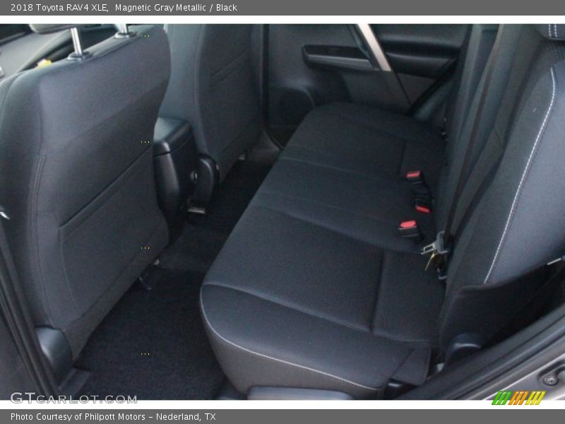 Magnetic Gray Metallic / Black 2018 Toyota RAV4 XLE