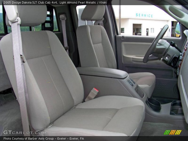 Light Almond Pearl Metallic / Khaki 2005 Dodge Dakota SLT Club Cab 4x4