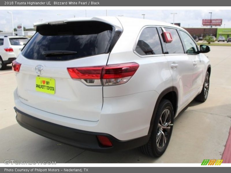 Blizzard White Pearl / Black 2018 Toyota Highlander LE