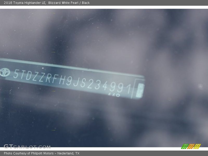Blizzard White Pearl / Black 2018 Toyota Highlander LE