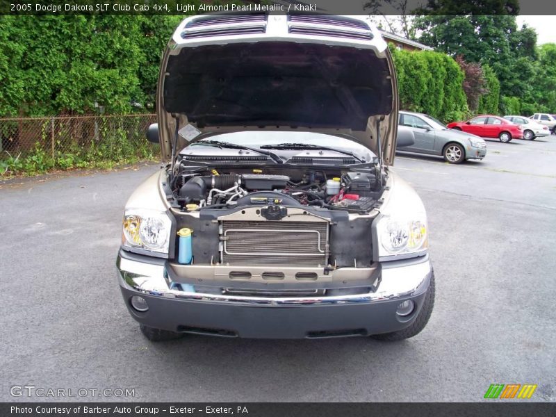 Light Almond Pearl Metallic / Khaki 2005 Dodge Dakota SLT Club Cab 4x4