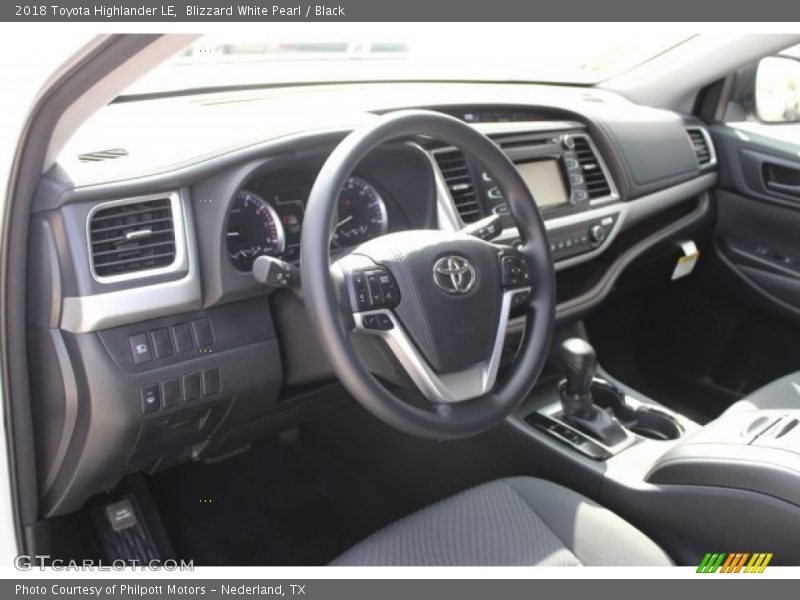 Blizzard White Pearl / Black 2018 Toyota Highlander LE