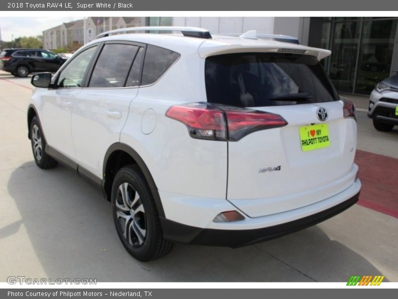 Super White / Black 2018 Toyota RAV4 LE