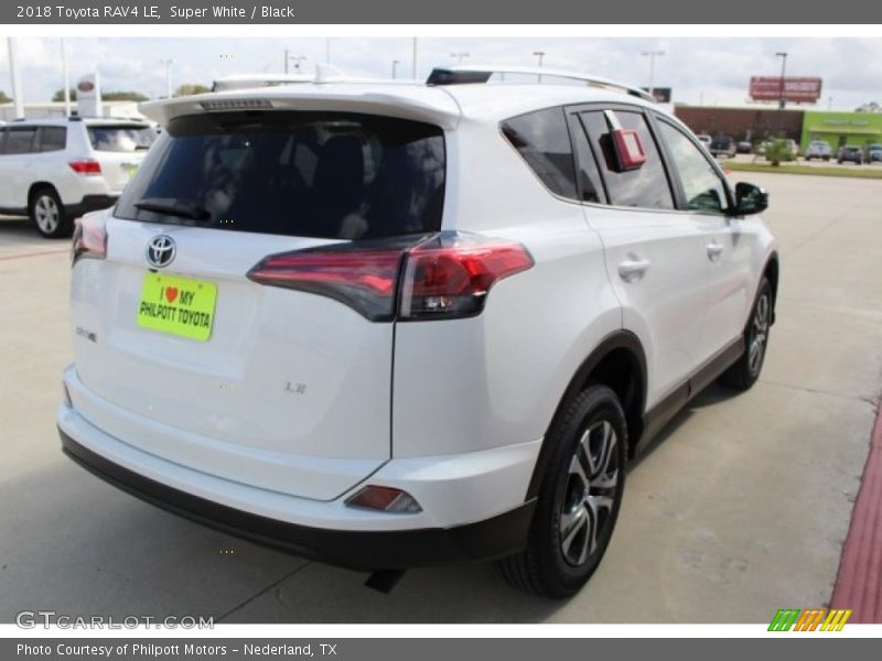Super White / Black 2018 Toyota RAV4 LE