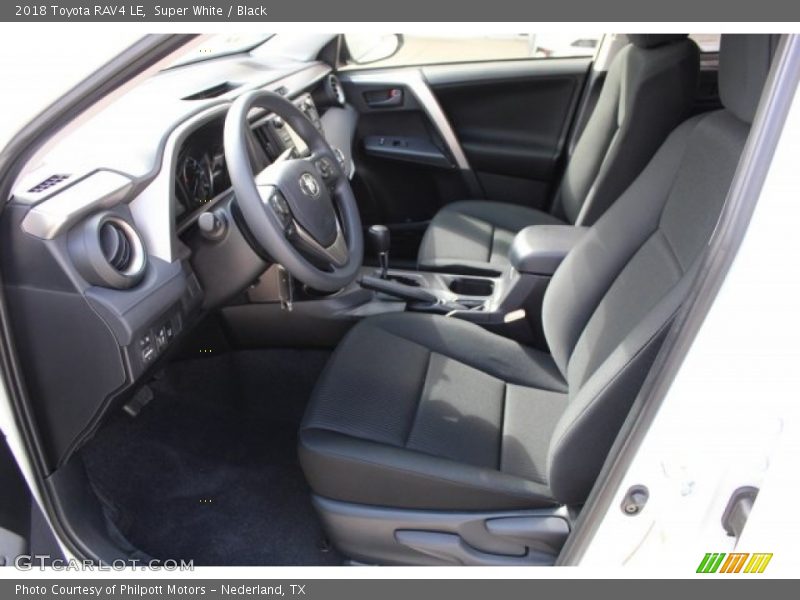 Super White / Black 2018 Toyota RAV4 LE
