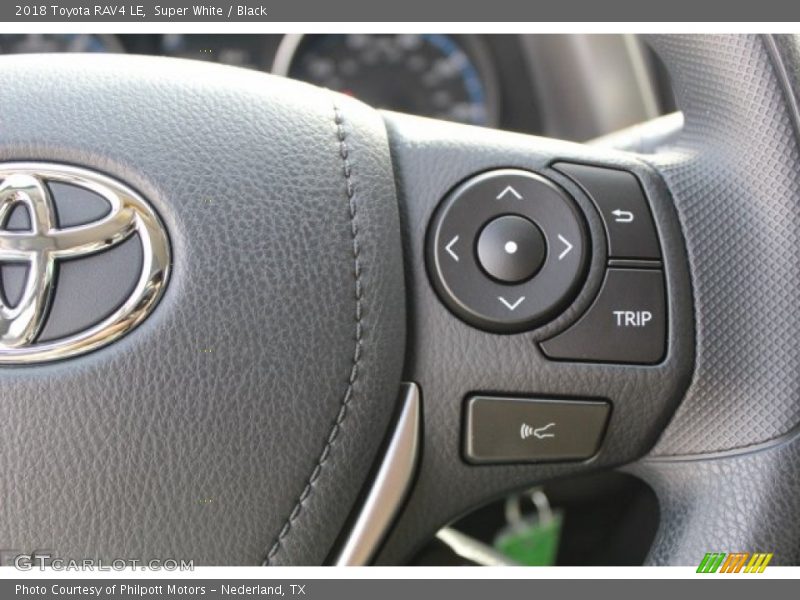 Super White / Black 2018 Toyota RAV4 LE