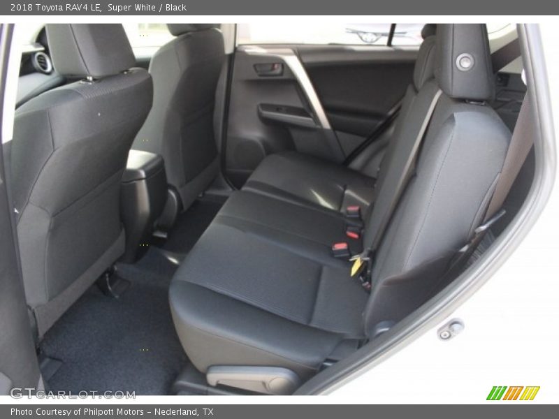 Super White / Black 2018 Toyota RAV4 LE