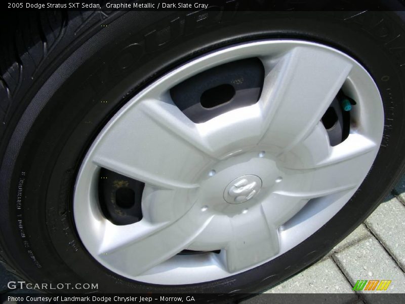 Graphite Metallic / Dark Slate Gray 2005 Dodge Stratus SXT Sedan