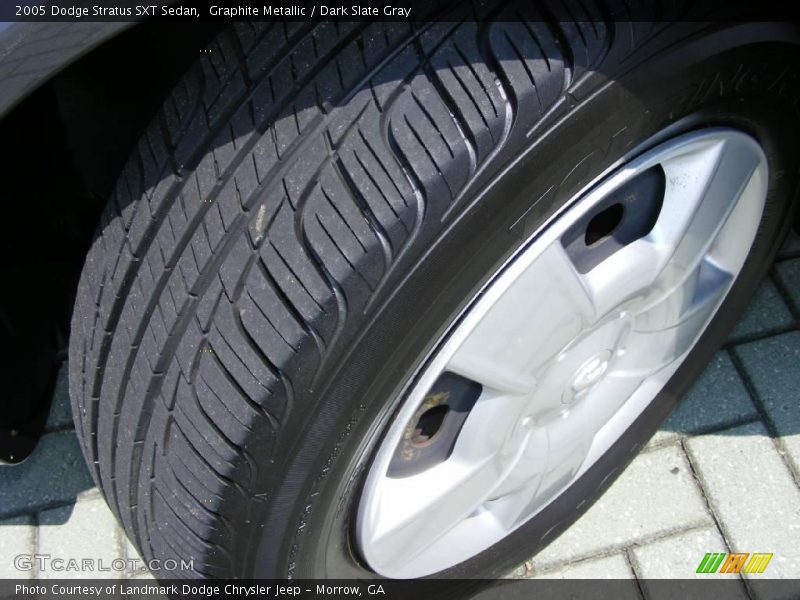 Graphite Metallic / Dark Slate Gray 2005 Dodge Stratus SXT Sedan