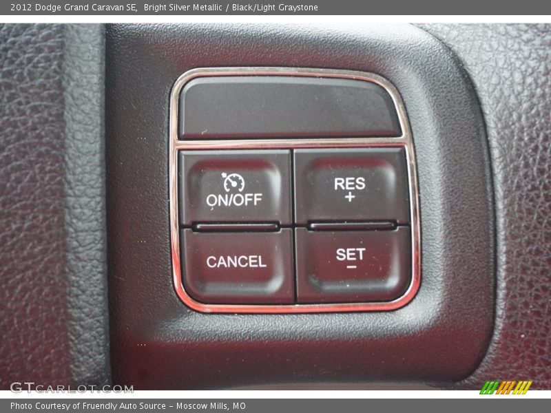 Bright Silver Metallic / Black/Light Graystone 2012 Dodge Grand Caravan SE