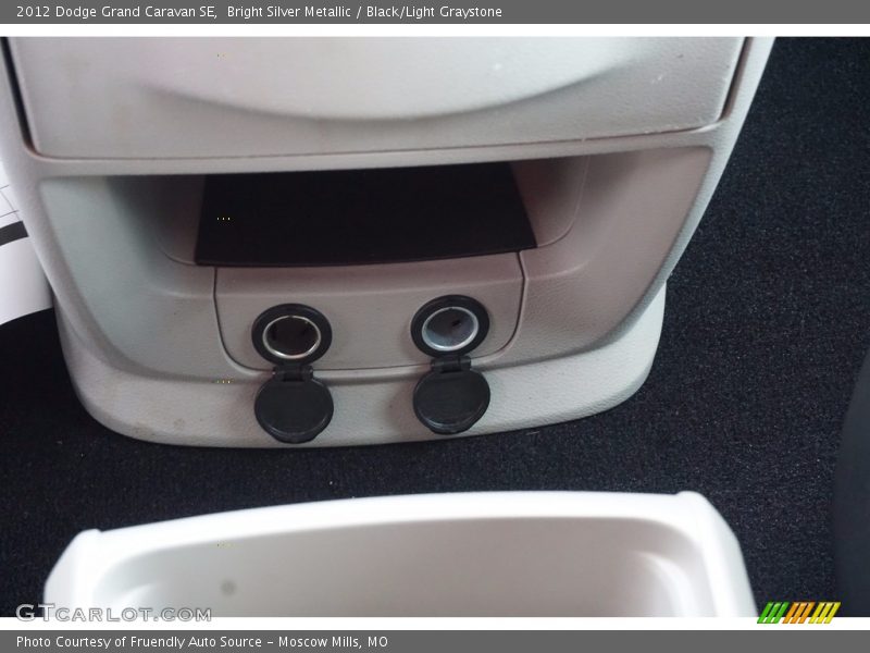 Bright Silver Metallic / Black/Light Graystone 2012 Dodge Grand Caravan SE