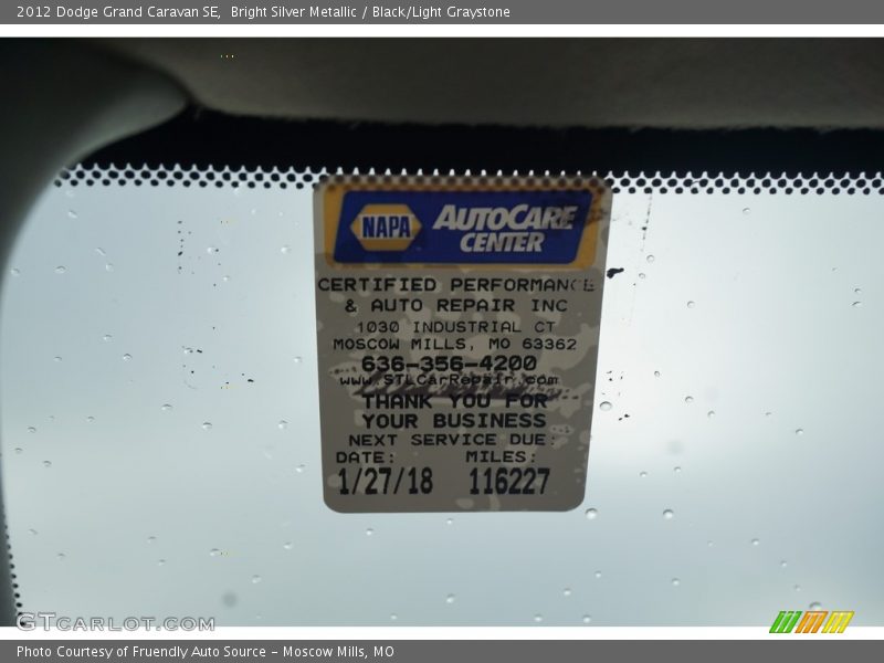 Bright Silver Metallic / Black/Light Graystone 2012 Dodge Grand Caravan SE