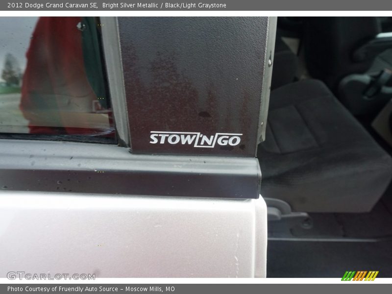 Bright Silver Metallic / Black/Light Graystone 2012 Dodge Grand Caravan SE