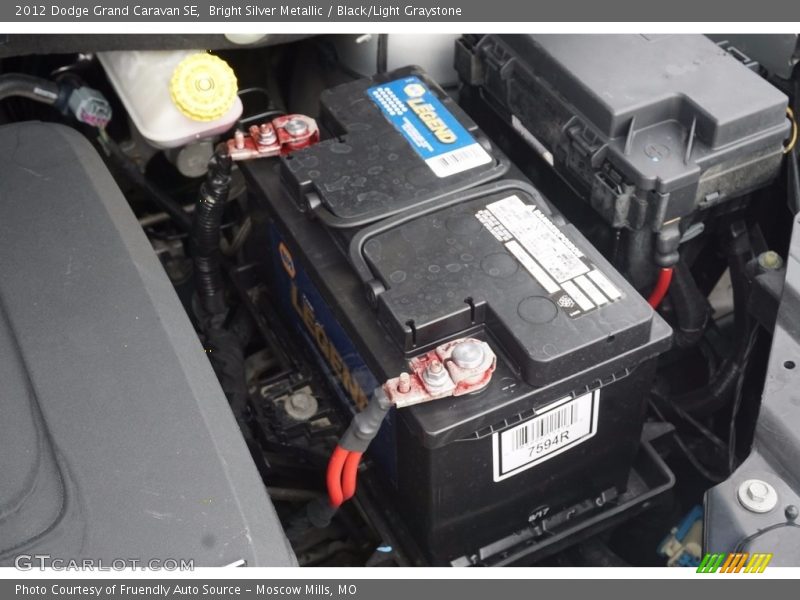 Bright Silver Metallic / Black/Light Graystone 2012 Dodge Grand Caravan SE