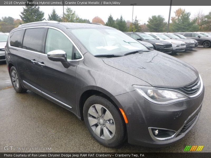 Front 3/4 View of 2018 Pacifica Hybrid Limited