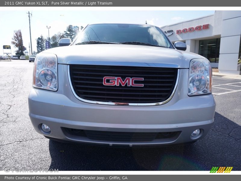 Pure Silver Metallic / Light Titanium 2011 GMC Yukon XL SLT