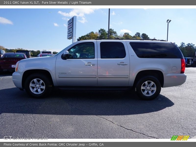 Pure Silver Metallic / Light Titanium 2011 GMC Yukon XL SLT