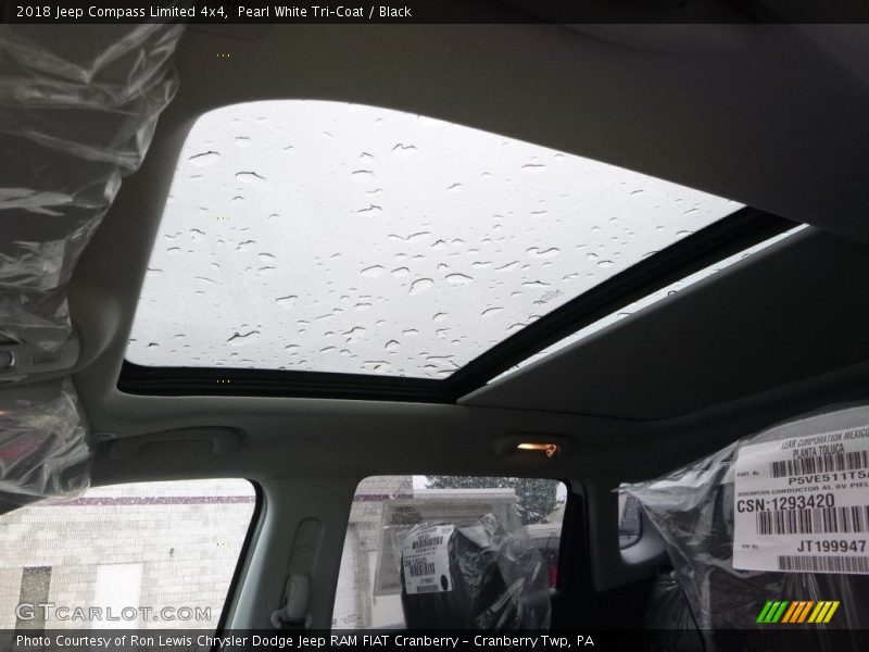 Pearl White Tri–Coat / Black 2018 Jeep Compass Limited 4x4