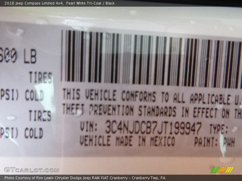 Pearl White Tri–Coat / Black 2018 Jeep Compass Limited 4x4