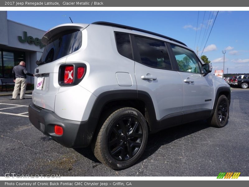 Glacier Metallic / Black 2017 Jeep Renegade Latitude