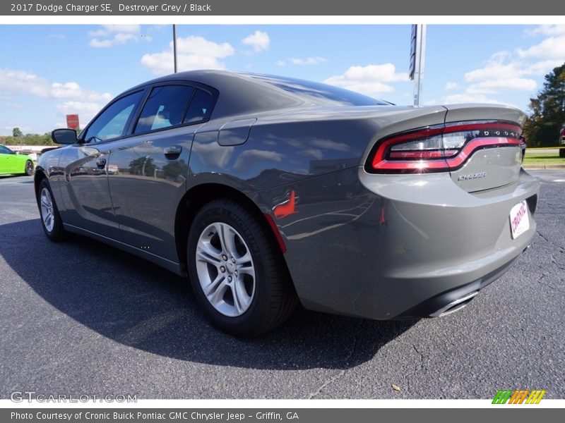 Destroyer Grey / Black 2017 Dodge Charger SE