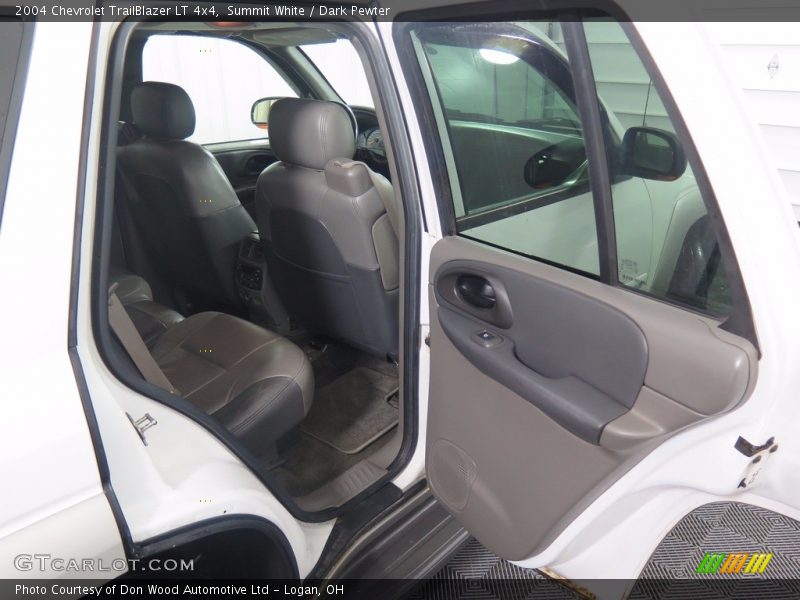 Summit White / Dark Pewter 2004 Chevrolet TrailBlazer LT 4x4