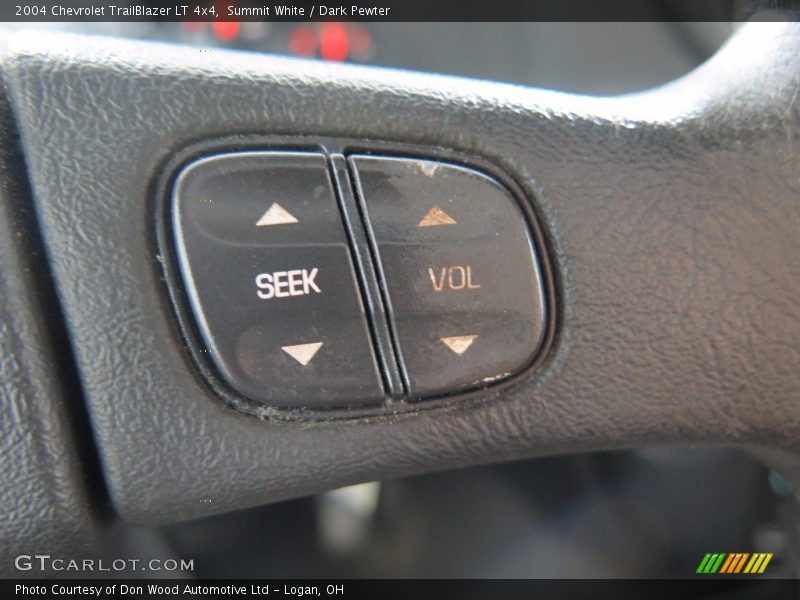 Summit White / Dark Pewter 2004 Chevrolet TrailBlazer LT 4x4