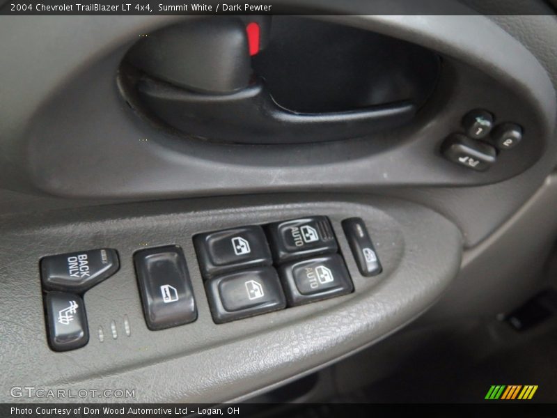 Summit White / Dark Pewter 2004 Chevrolet TrailBlazer LT 4x4