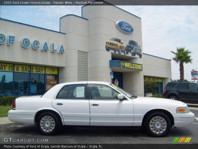 Vibrant White / Medium Parchment 2003 Ford Crown Victoria Sedan