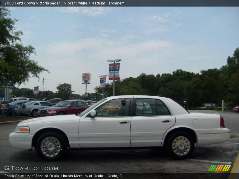 Vibrant White / Medium Parchment 2003 Ford Crown Victoria Sedan