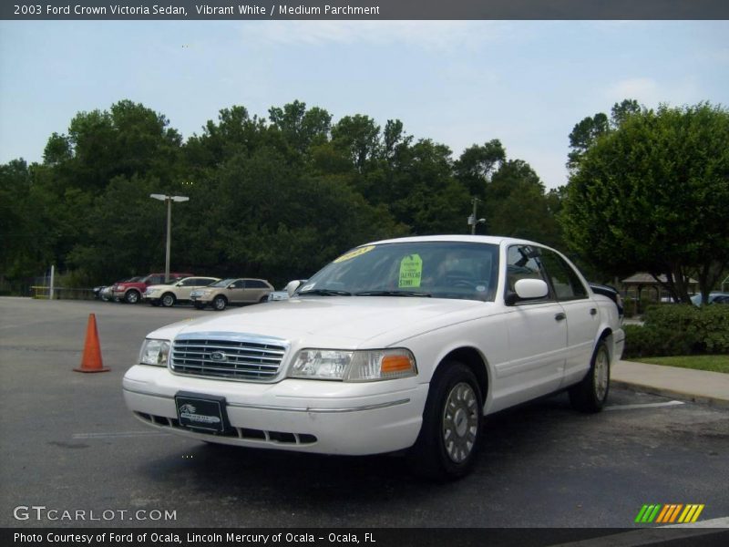 Vibrant White / Medium Parchment 2003 Ford Crown Victoria Sedan