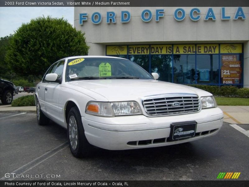 Vibrant White / Medium Parchment 2003 Ford Crown Victoria Sedan