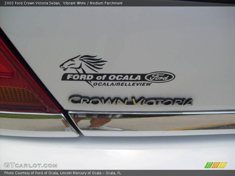 Vibrant White / Medium Parchment 2003 Ford Crown Victoria Sedan