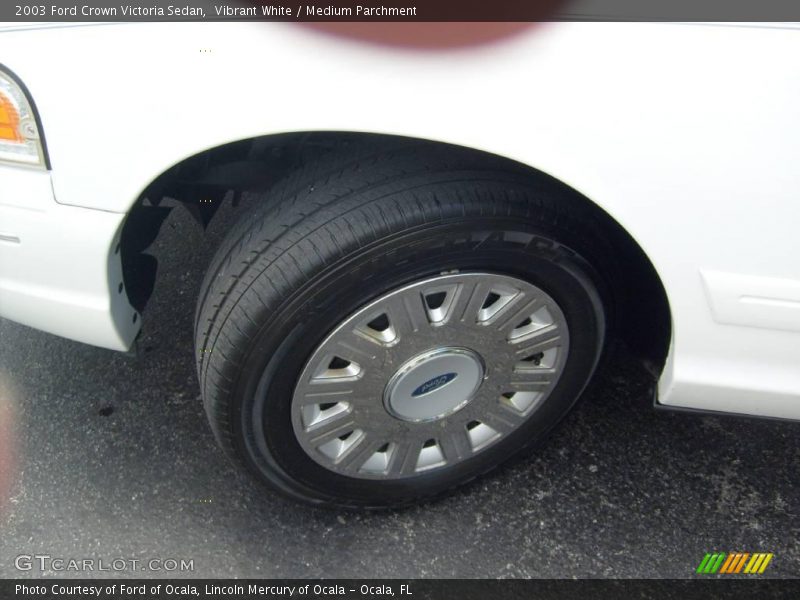 Vibrant White / Medium Parchment 2003 Ford Crown Victoria Sedan