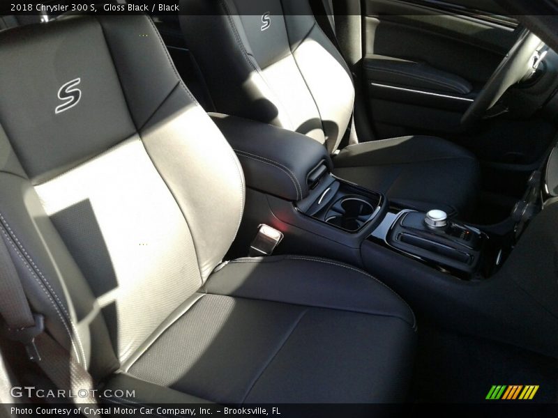 Gloss Black / Black 2018 Chrysler 300 S