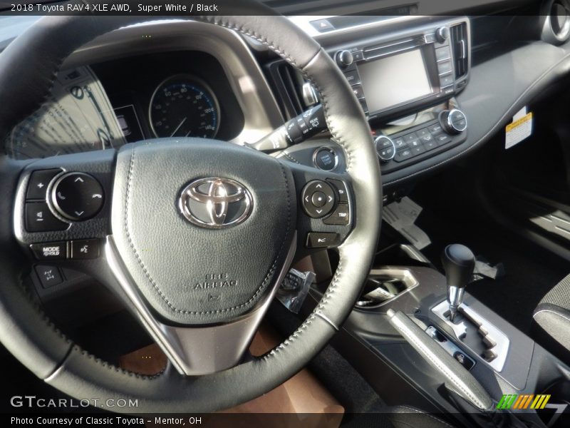 Super White / Black 2018 Toyota RAV4 XLE AWD