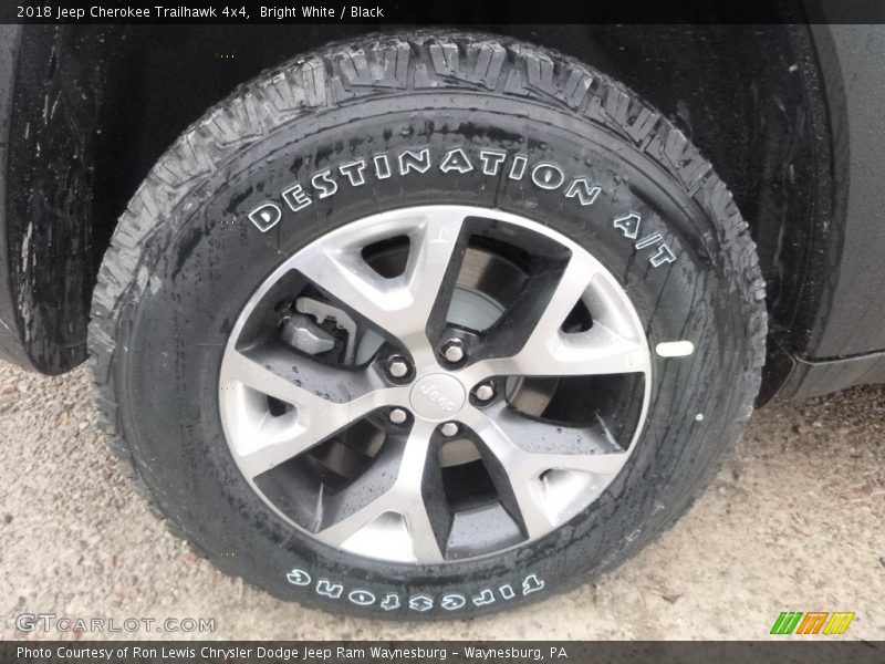 Bright White / Black 2018 Jeep Cherokee Trailhawk 4x4