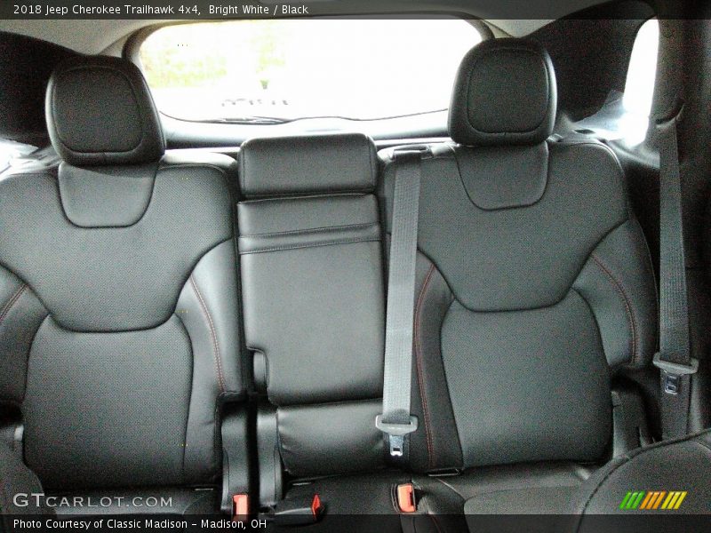 Bright White / Black 2018 Jeep Cherokee Trailhawk 4x4