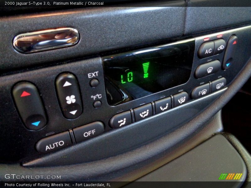 Platinum Metallic / Charcoal 2000 Jaguar S-Type 3.0