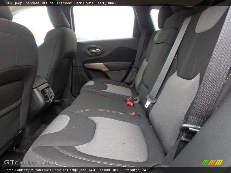 Diamond Black Crystal Pearl / Black 2018 Jeep Cherokee Latitude