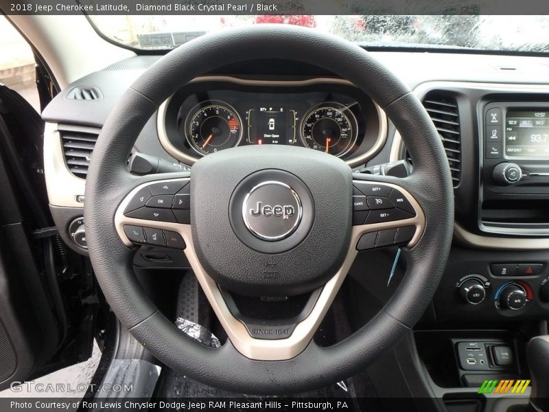 Diamond Black Crystal Pearl / Black 2018 Jeep Cherokee Latitude