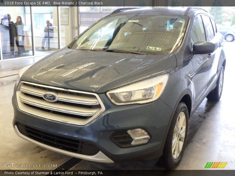 Blue Metallic / Charcoal Black 2018 Ford Escape SE 4WD