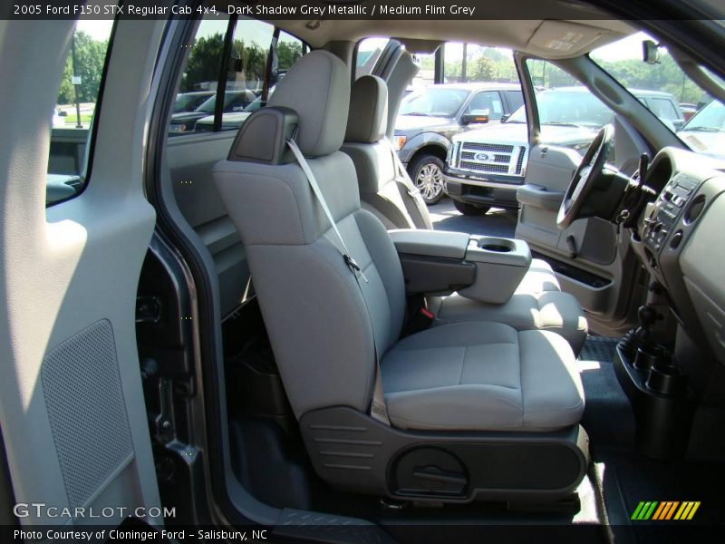Dark Shadow Grey Metallic / Medium Flint Grey 2005 Ford F150 STX Regular Cab 4x4