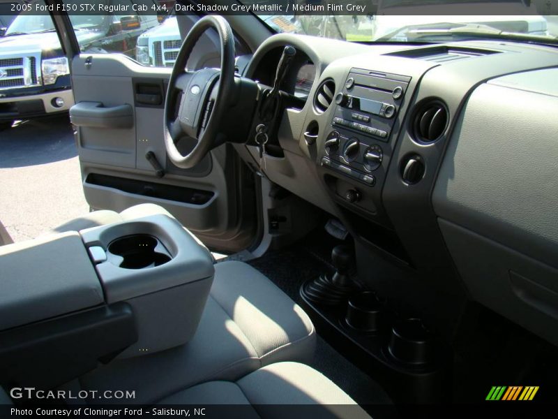 Dark Shadow Grey Metallic / Medium Flint Grey 2005 Ford F150 STX Regular Cab 4x4