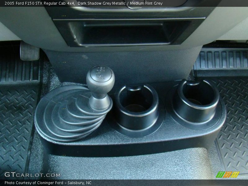 Dark Shadow Grey Metallic / Medium Flint Grey 2005 Ford F150 STX Regular Cab 4x4
